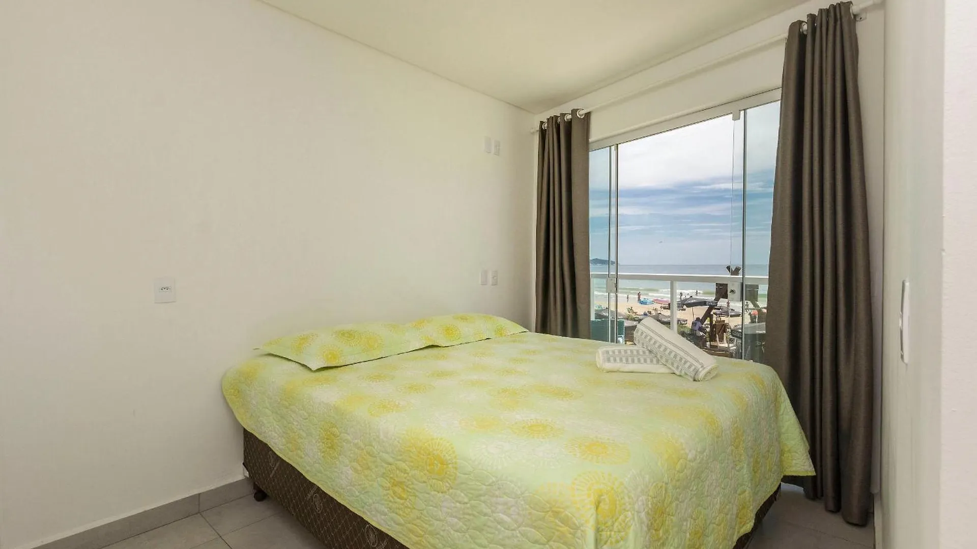 Sobrado Frente Ao Mar Mariscal 4 Pessoas Apartment Bombinhas Brazil