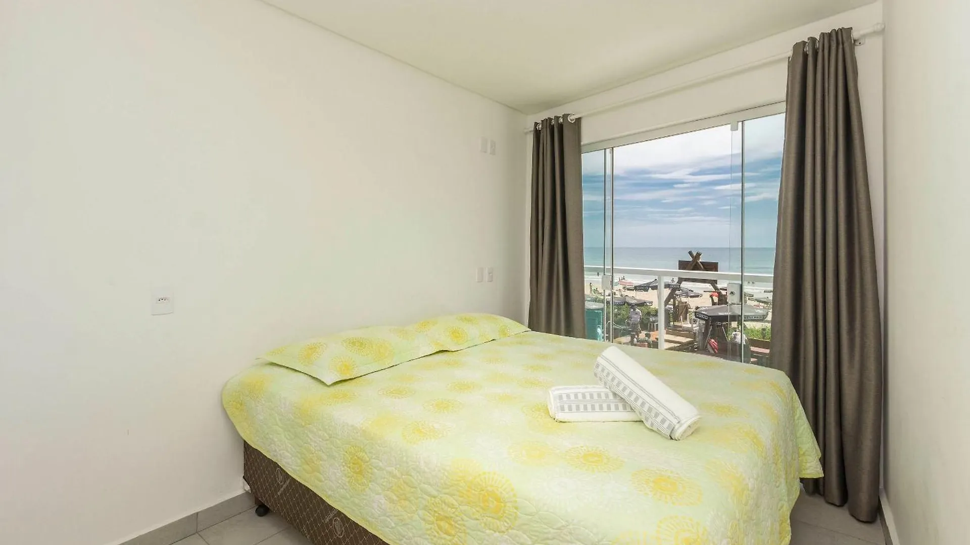 Sobrado Frente Ao Mar Mariscal 4 Pessoas Apartment Bombinhas Brazil